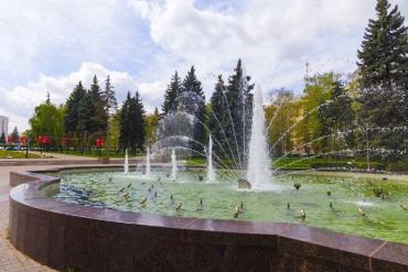 Фото В Челябинске на радость жителям заработал главный городской фонтан